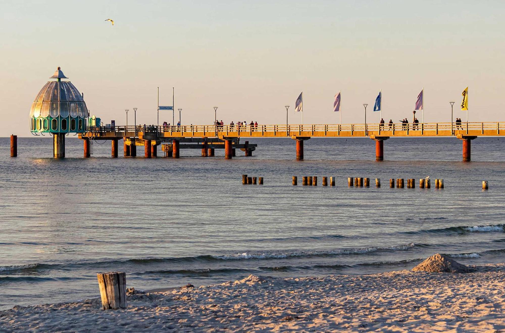 Apartment Heymat An Der Seebruecke Zingst Luaran gambar